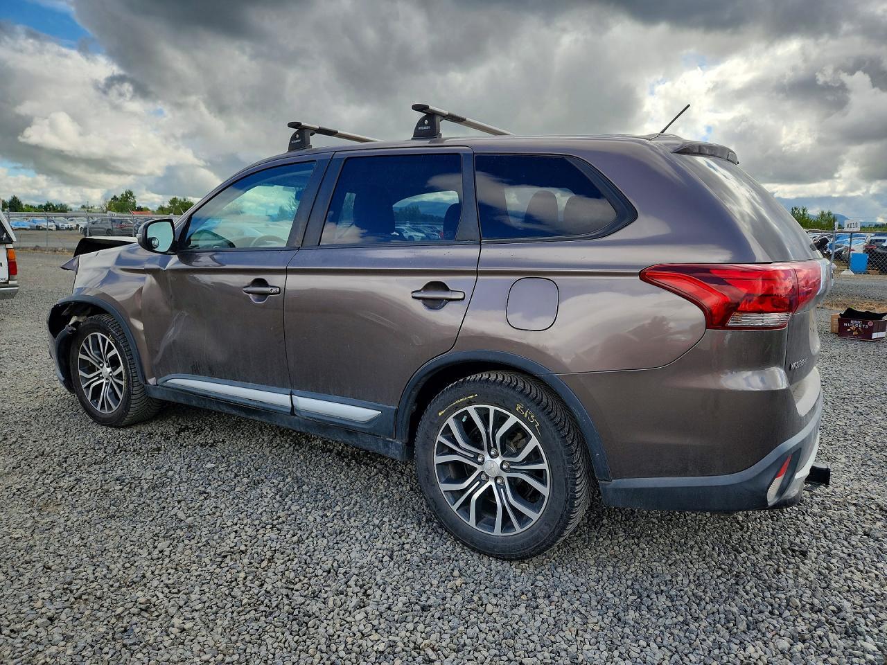 2016 Mitsubishi Outlander Se - Фото 2