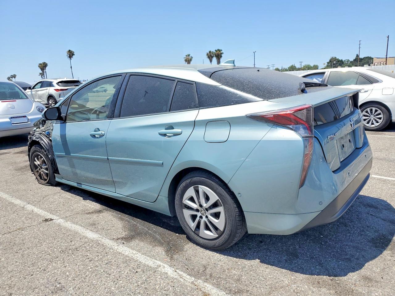 2018 Toyota Prius Two - Фото 2
