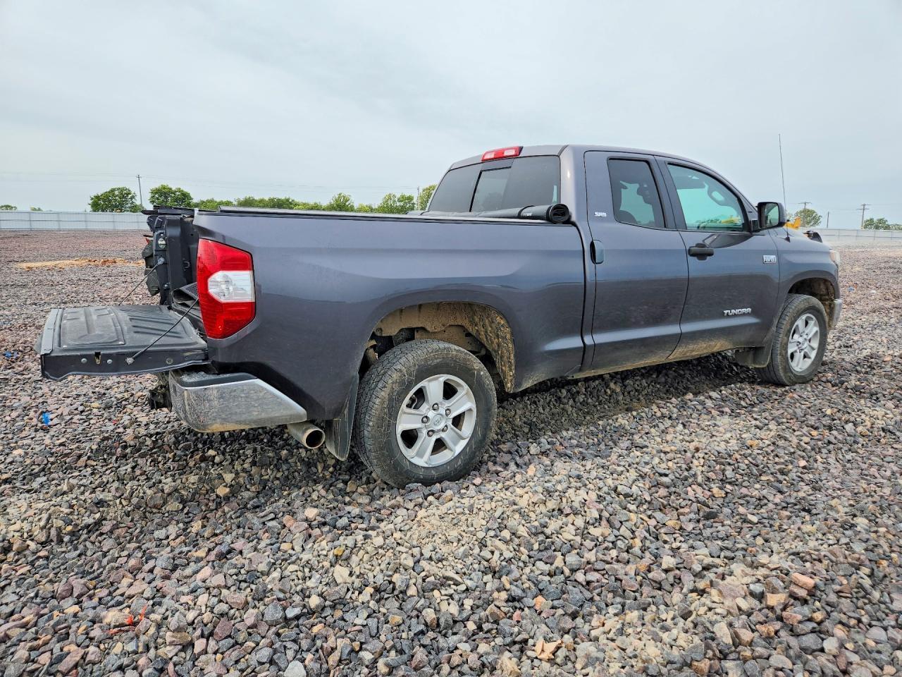 2018 Toyota Tundra Sr5 - Image 3