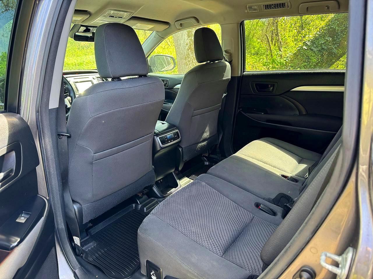 2017 Toyota Highlander Le - Фото 6