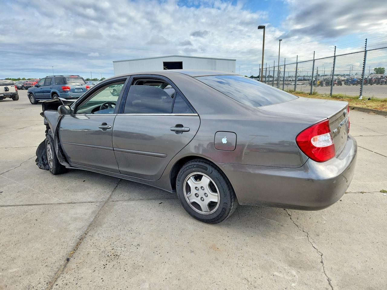 2002 Toyota Camry Le V6 - Image 2