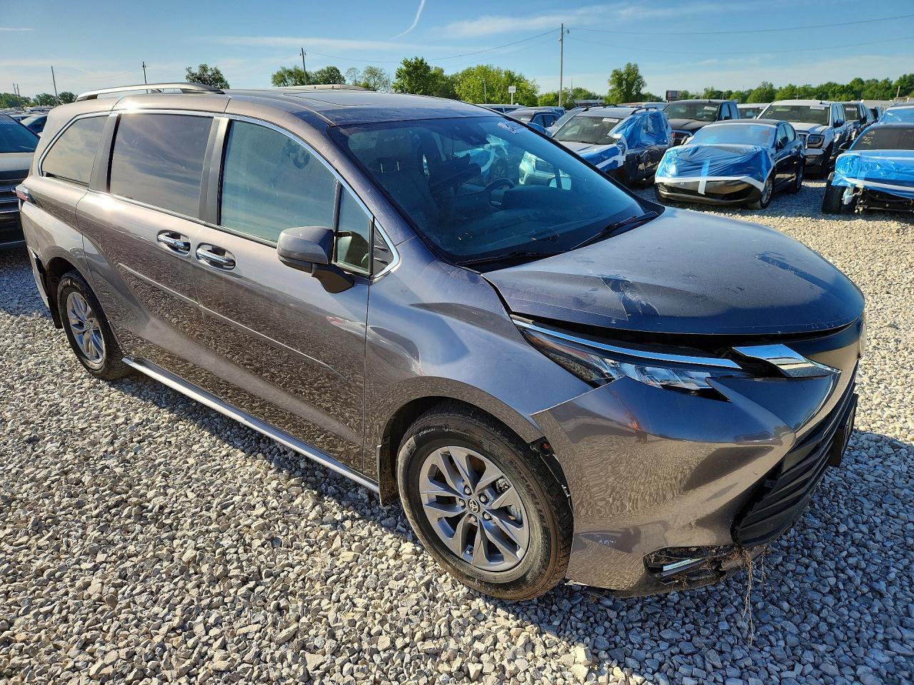 2022 Toyota Sienna Xle - Image 4