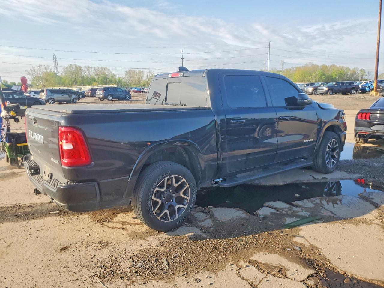 2025 Ram 1500 Laramie - Фото 3