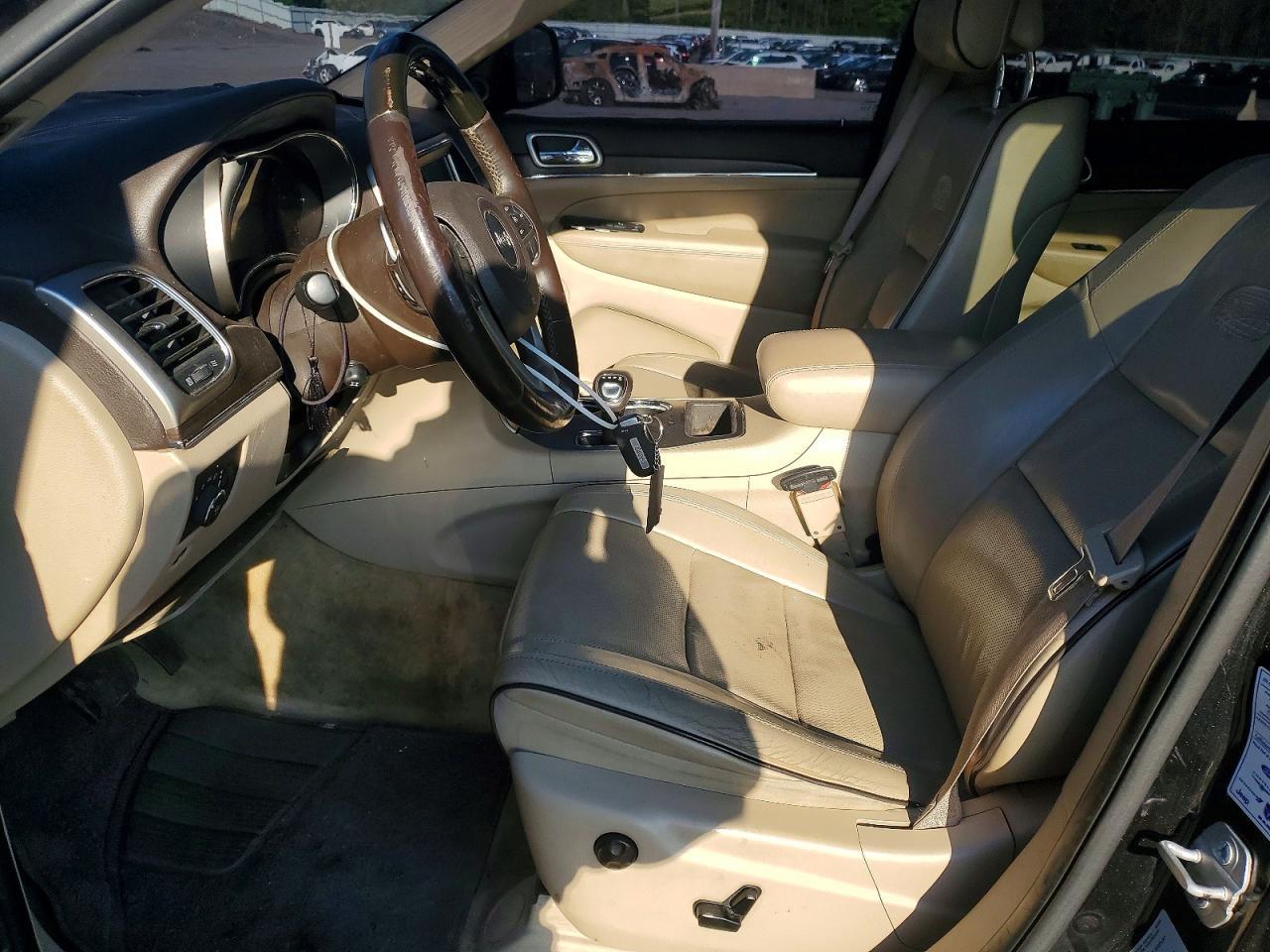 2015 Jeep Grand Cherokee Overland - Image 7