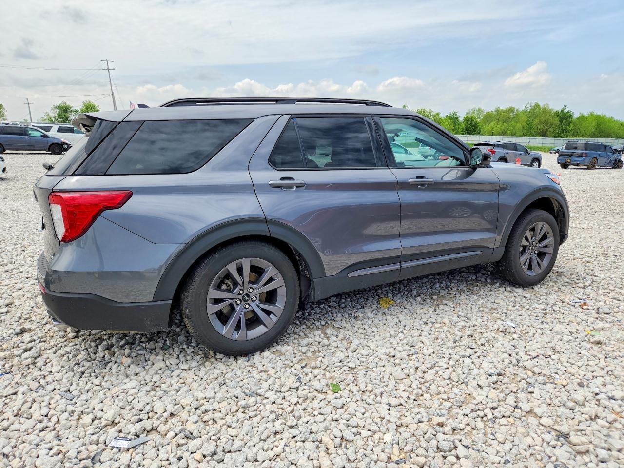 2023 Ford Explorer Xlt - Image 3