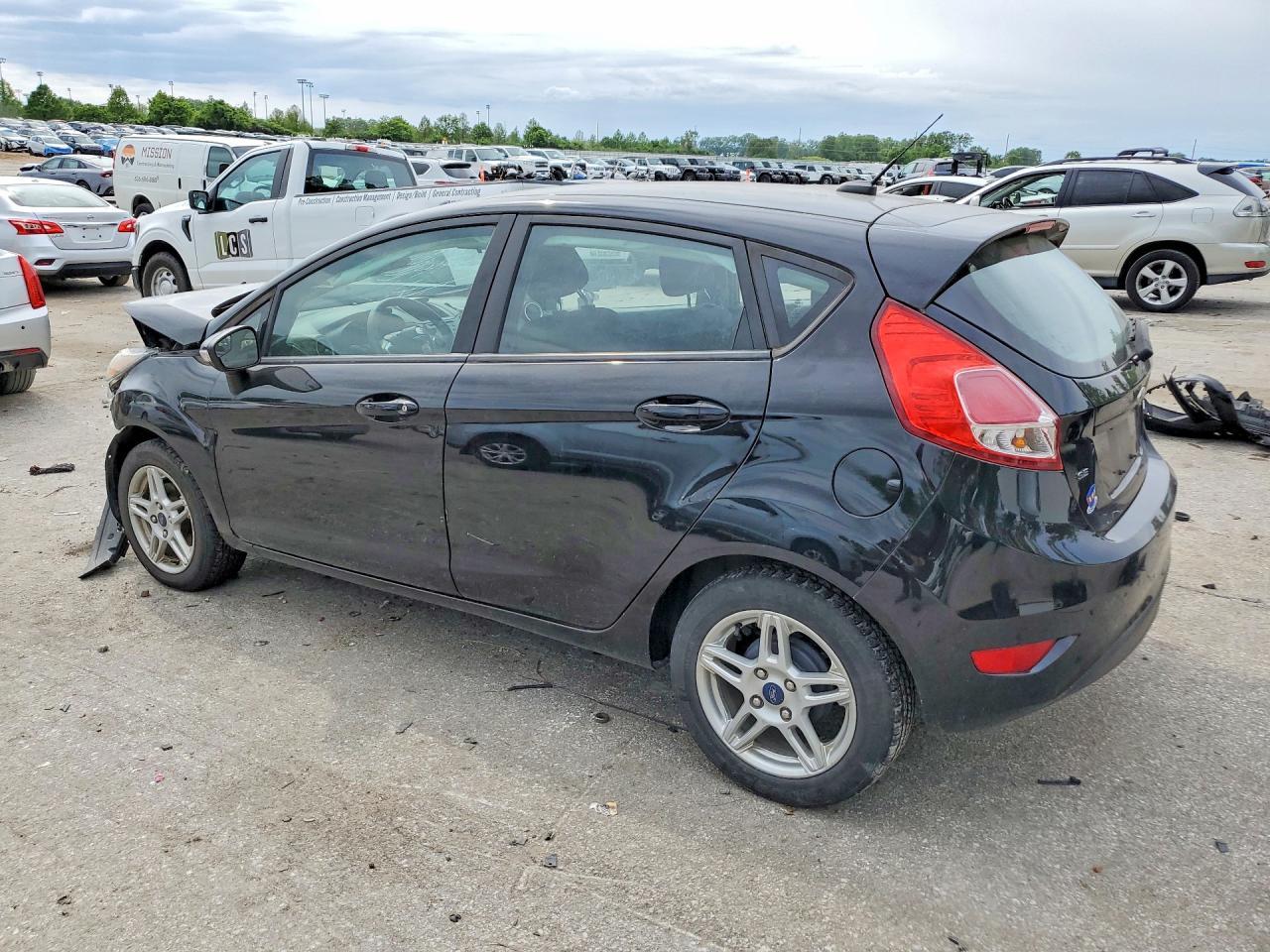 2019 Ford Fiesta Se - Фото 2