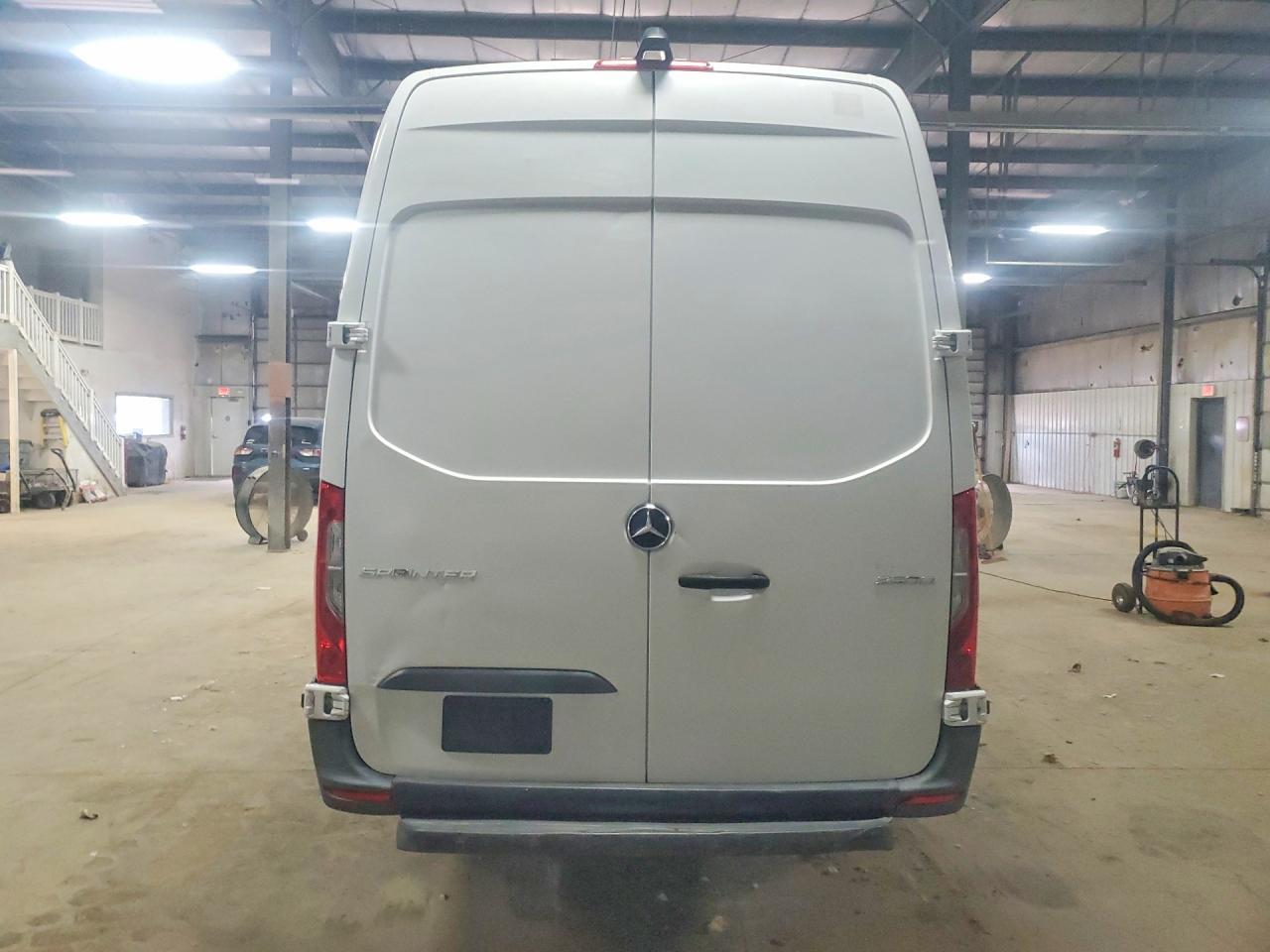 2021 Mercedes Benz Sprinter 2500 Delivery Van - Фото 6