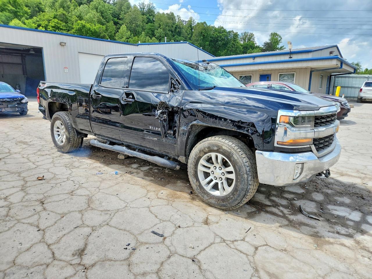 2017 Chevrolet Silverado C1500 Heavy Duty - Image 7