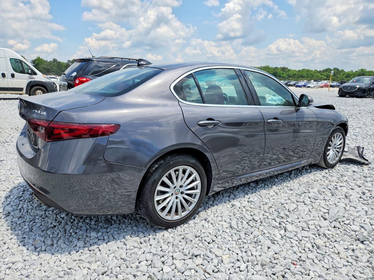 2021 Alfa Romeo Giulia Sport - Фото 3