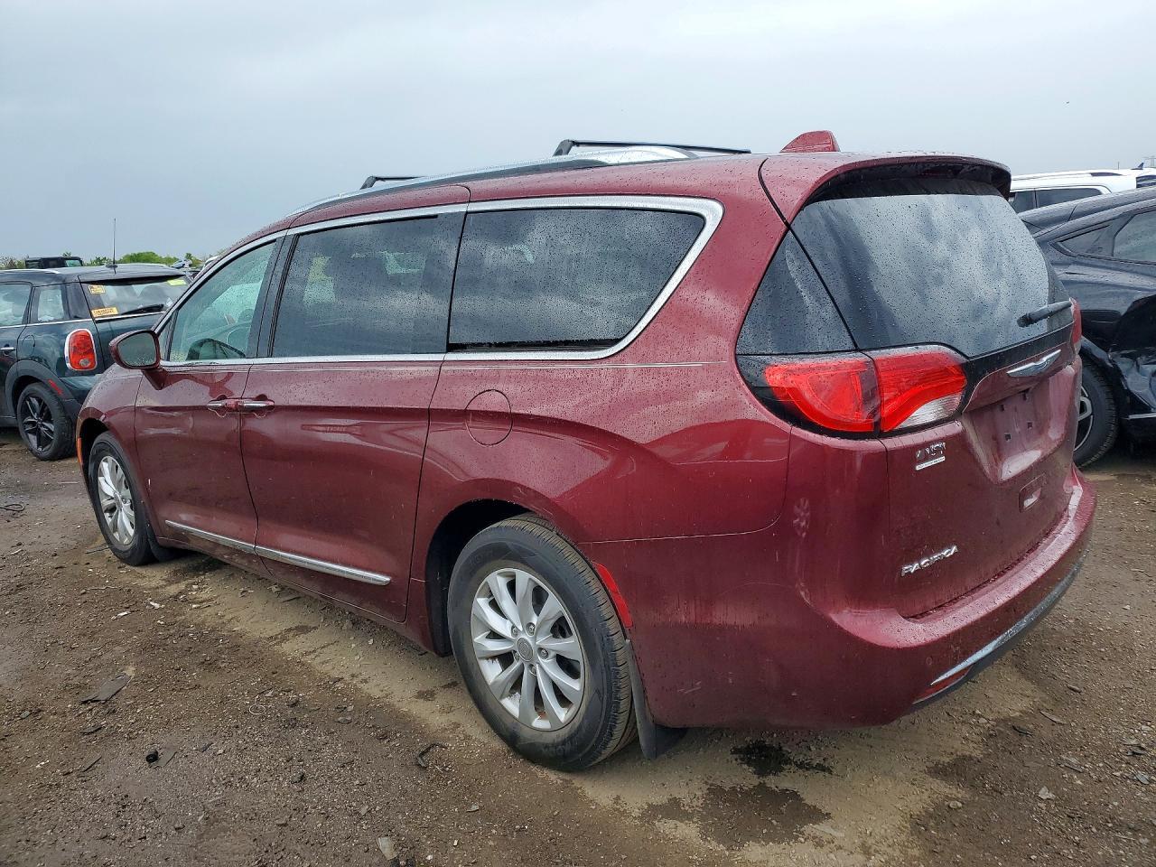 2018 Chrysler Pacifica Touring L Plus - Фото 2