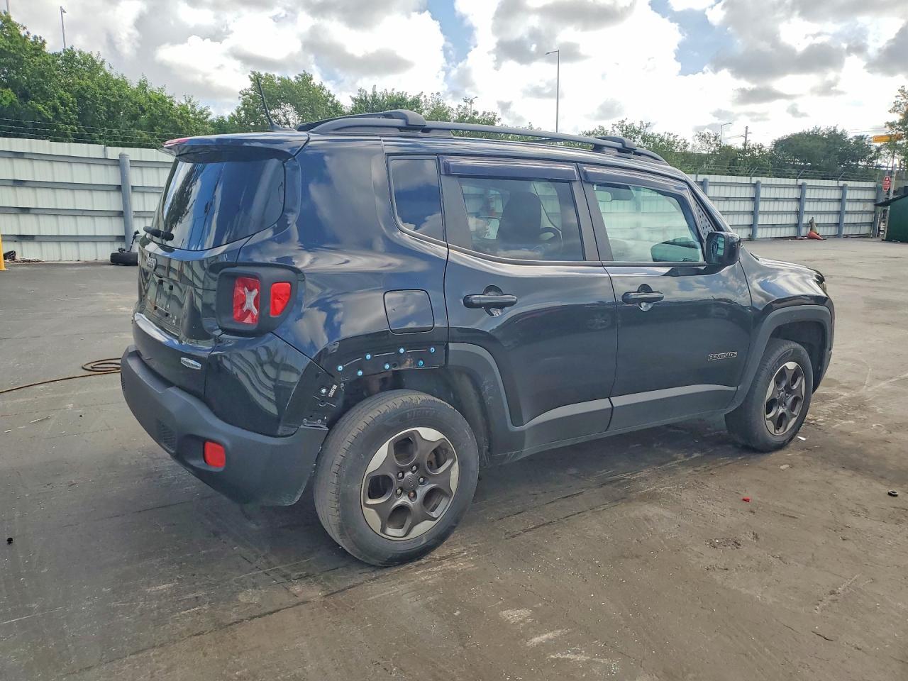 2016 Jeep Renegade Latitude - Фото 3