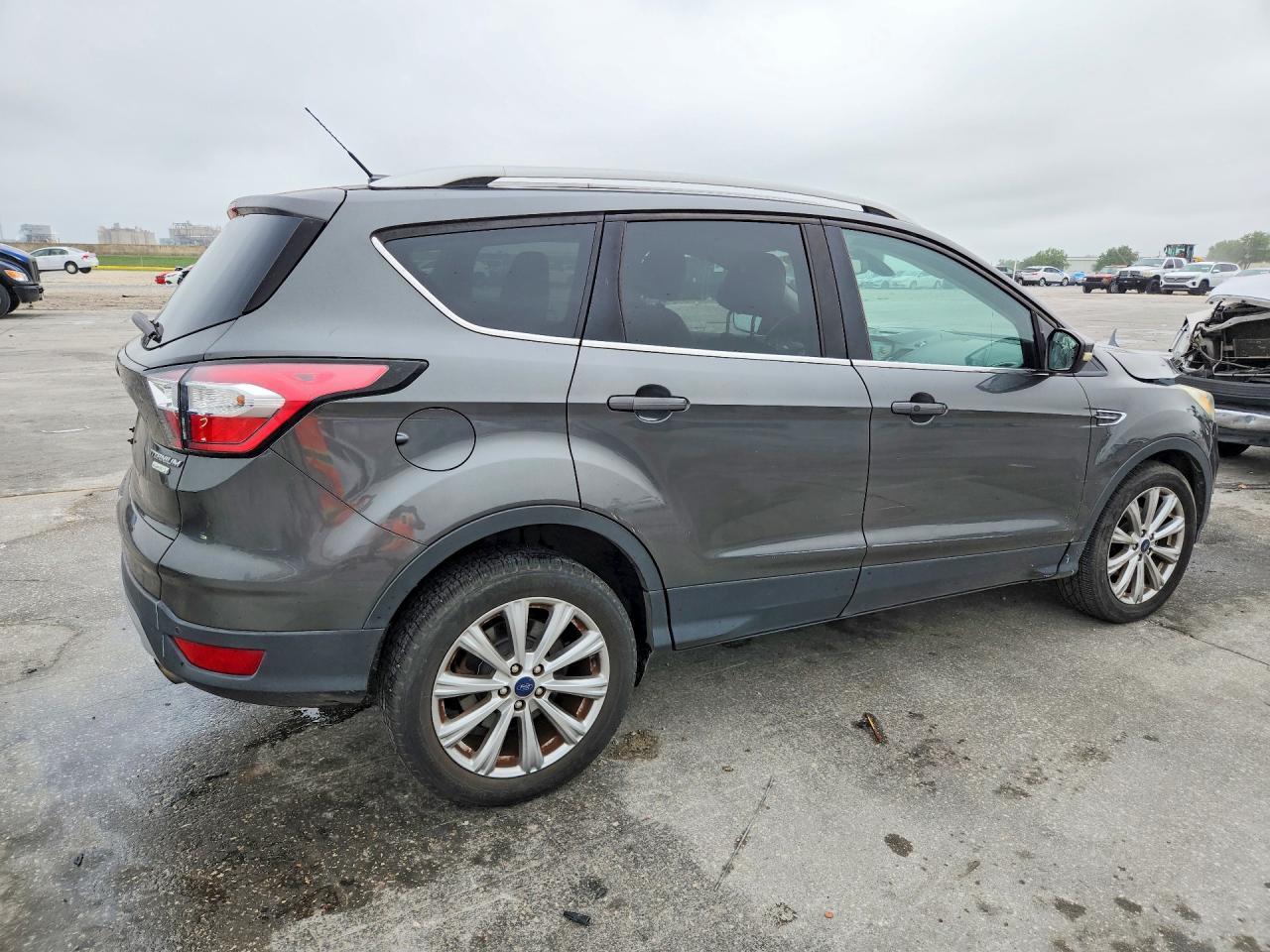 2017 Ford Escape Titanium - Фото 3