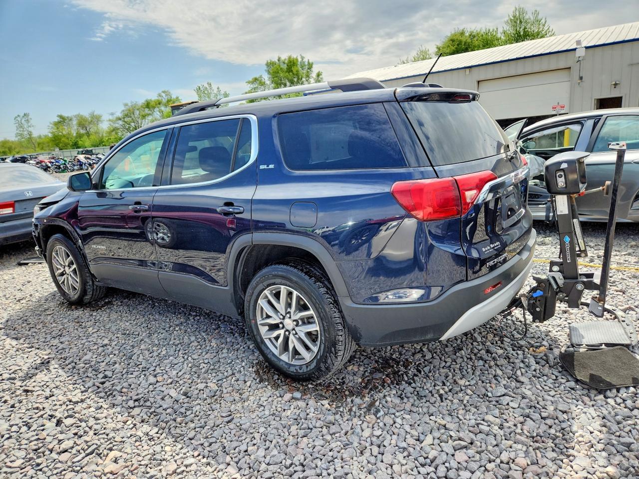 2017 GMC Acadia Sle - Image 2
