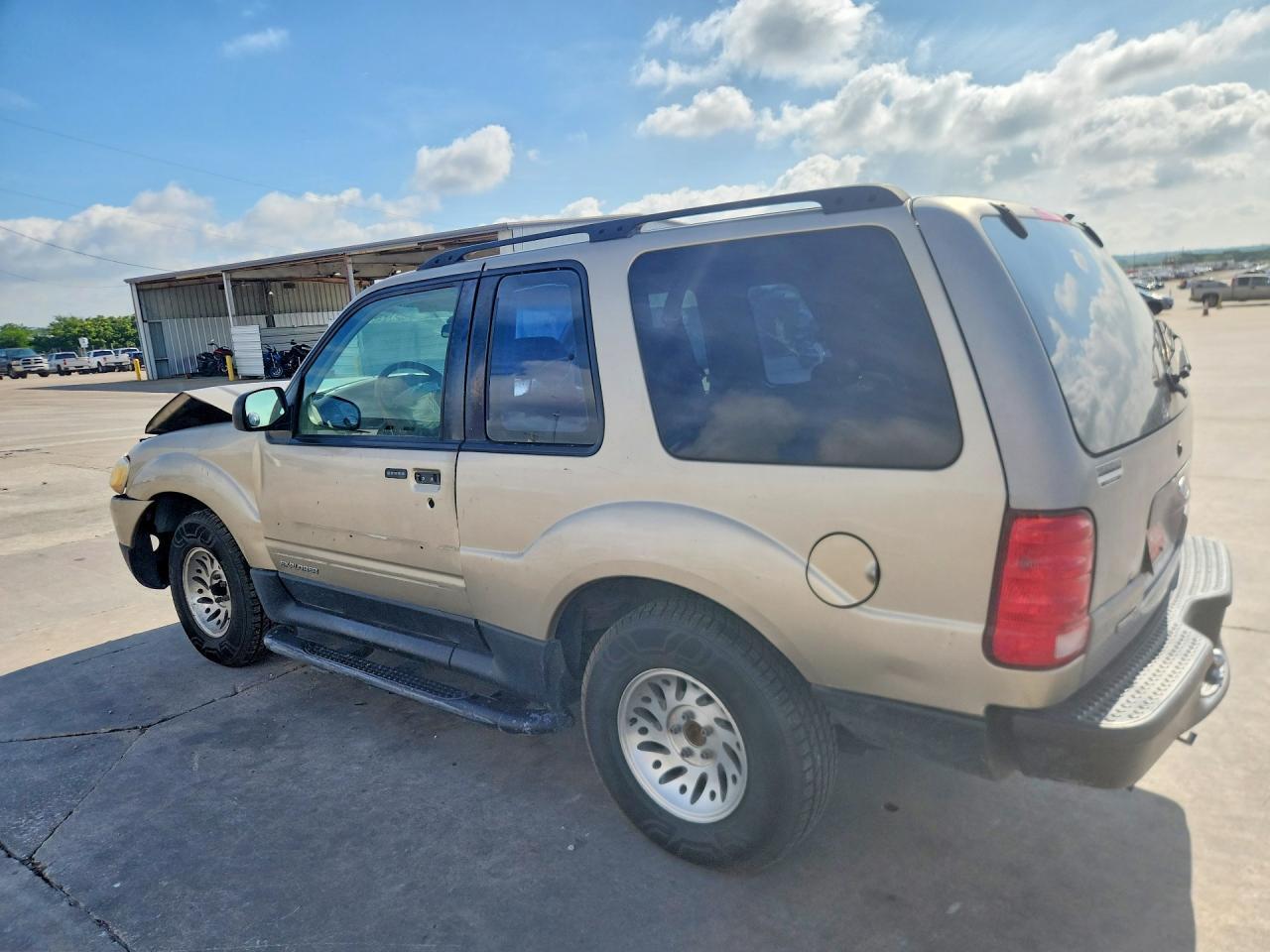 2001 Ford Explorer Sport - Фото 2