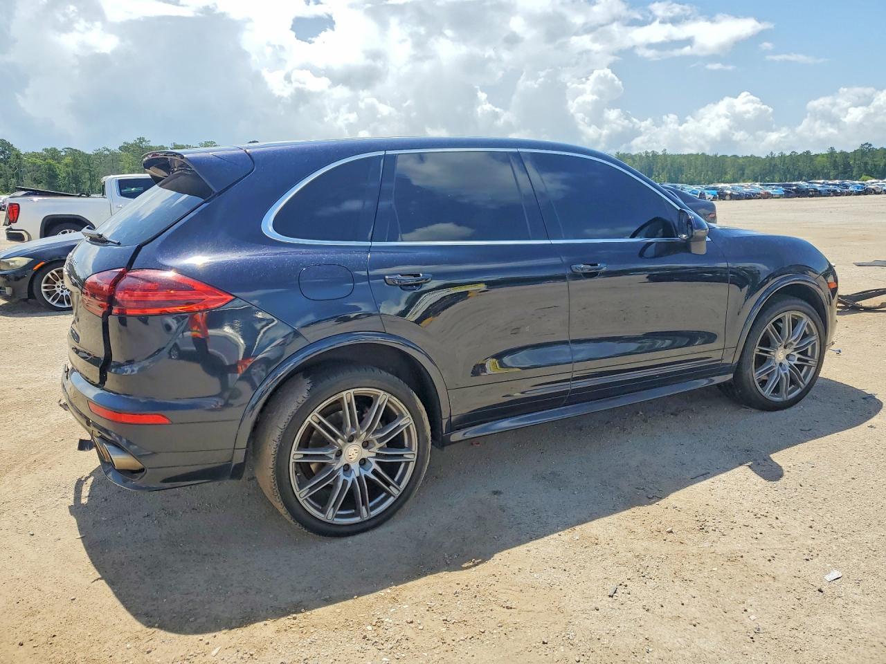 2016 Porsche Cayenne S - Фото 3