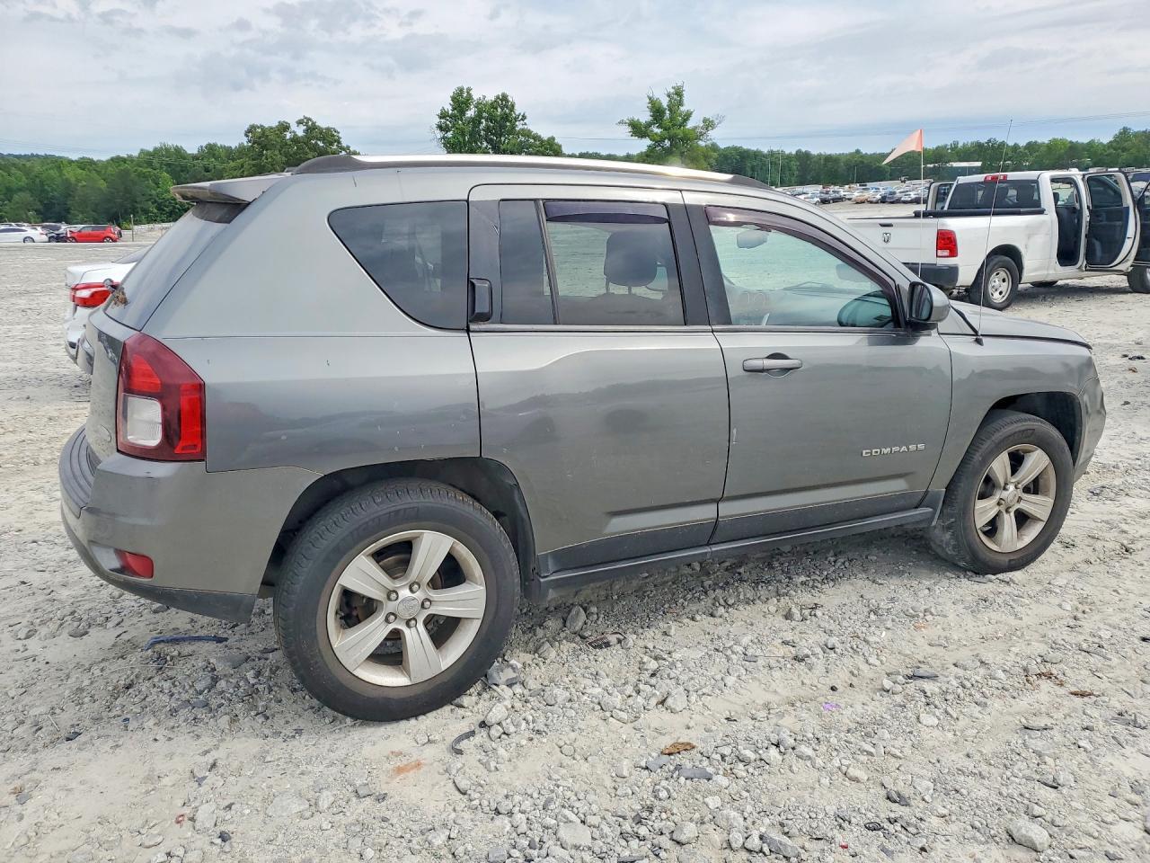 2014 Jeep Compass Latitude - Фото 3