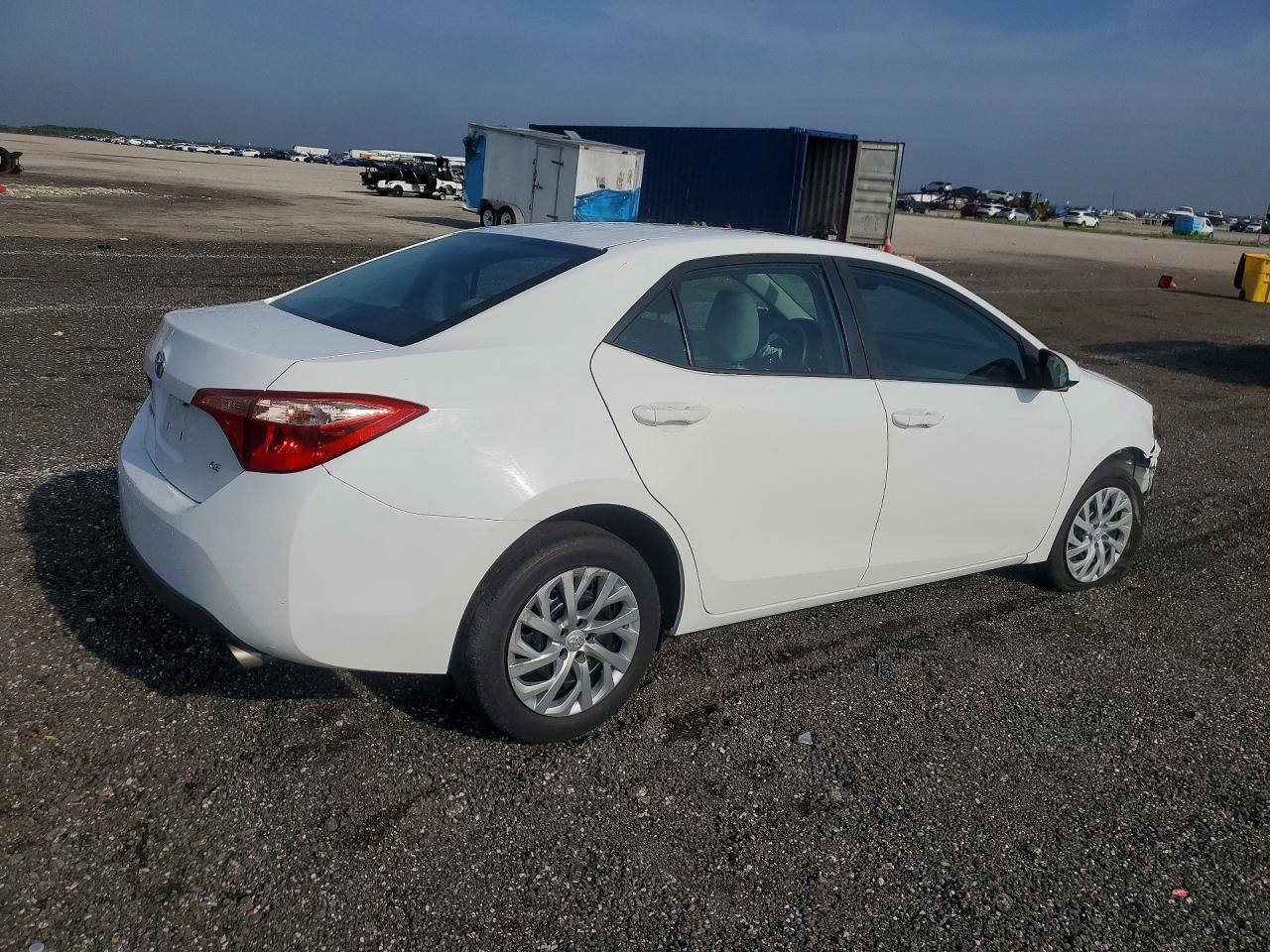 2018 Toyota Corolla Le - Image 3