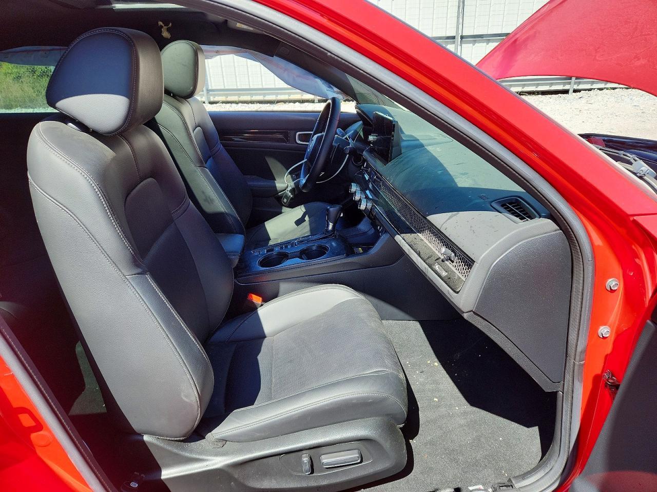 2023 Honda Civic Sport Touring - Image 7