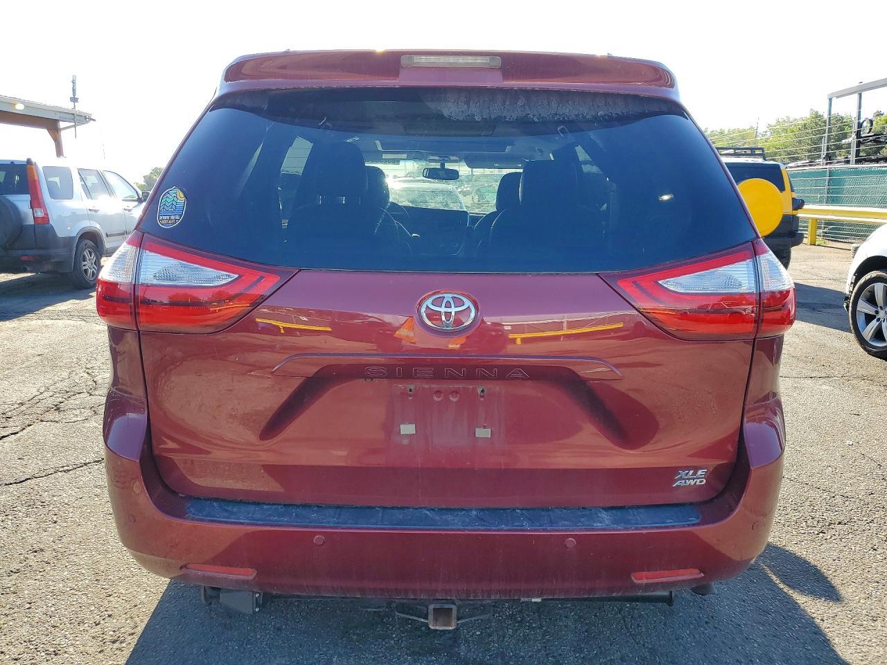 2015 Toyota Sienna Xle 7-Passenger - Фото 6