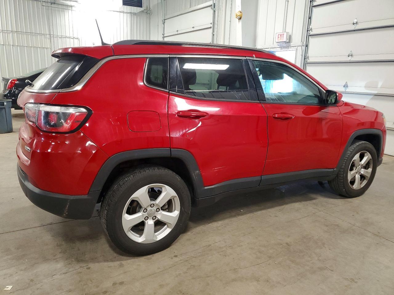2018 Jeep Compass Latitude - Image 3