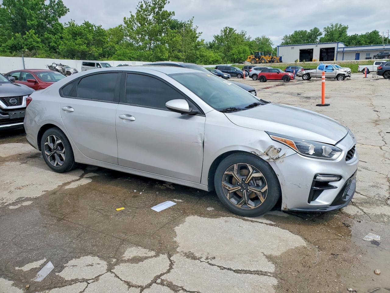 2020 Kia Forte Lxs - Image 4