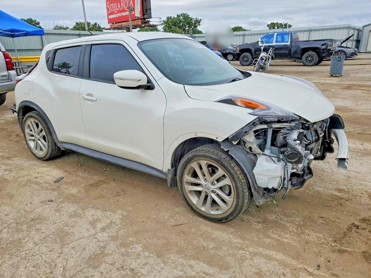 2015 Nissan Juke S - Image 4