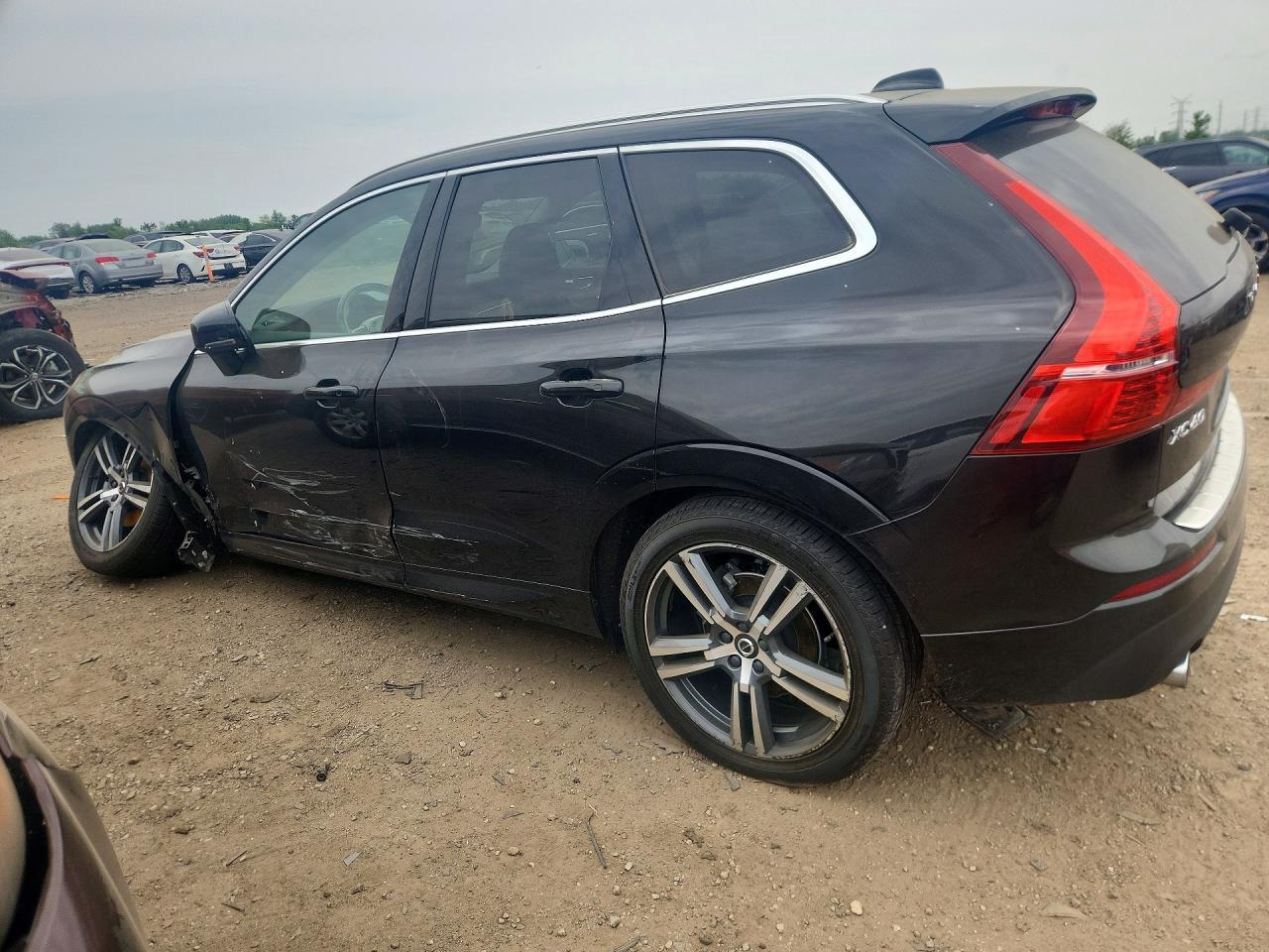 2021 Volvo Xc60 T5 Momentum - Фото 2
