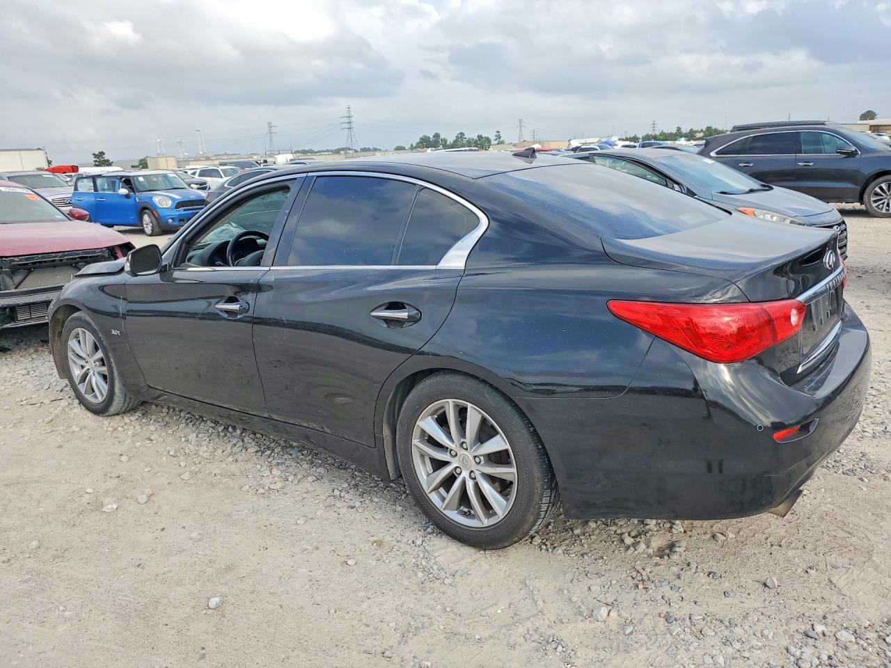 2016 Infiniti Q50 3.0T Premium - Фото 2