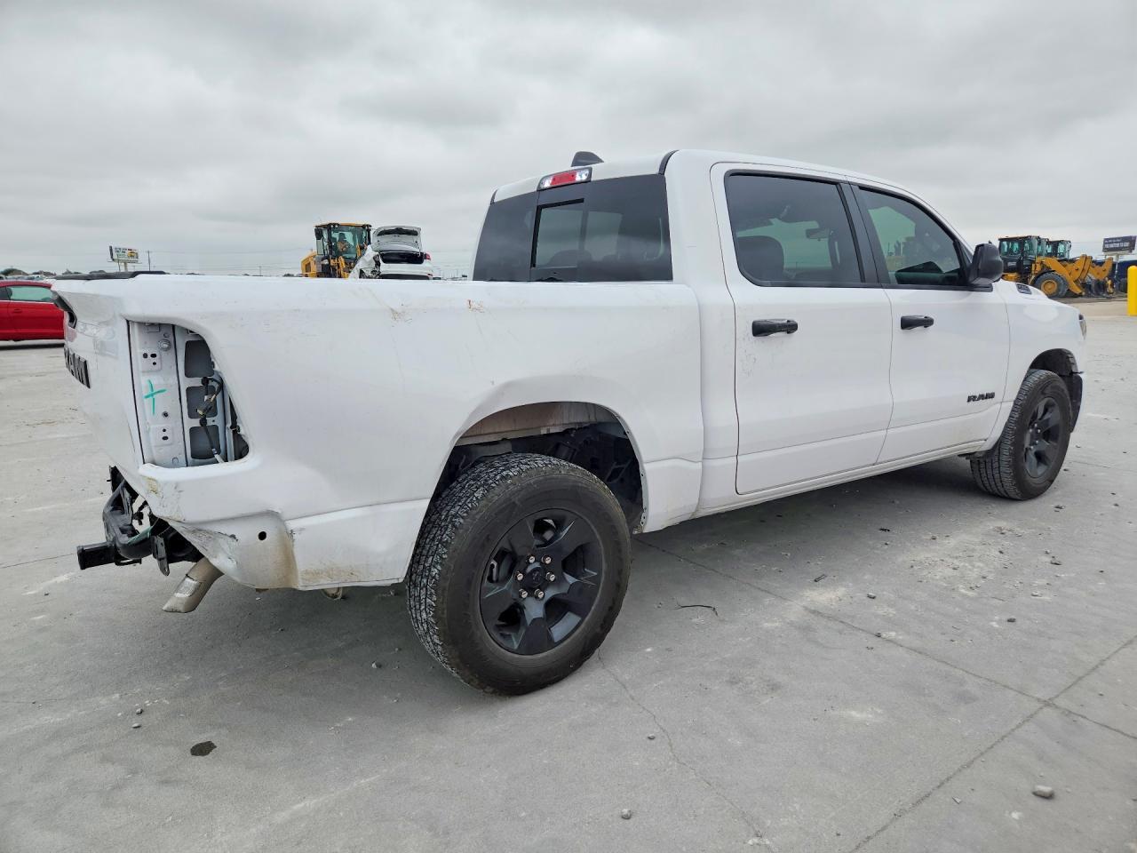 2025 Ram 1500 - Image 3