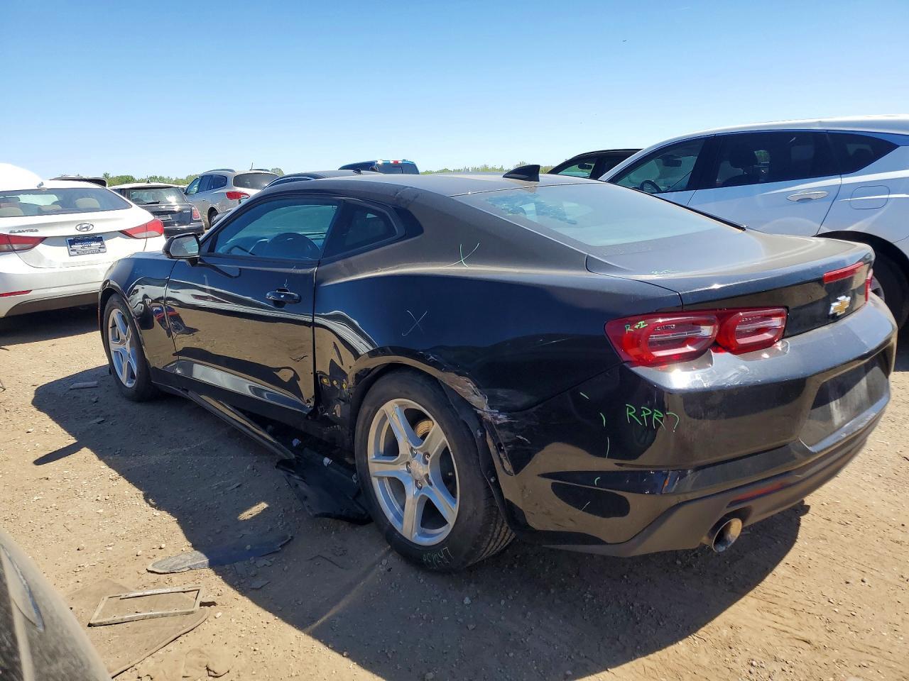 2021 Chevrolet Camaro Ls - Фото 2