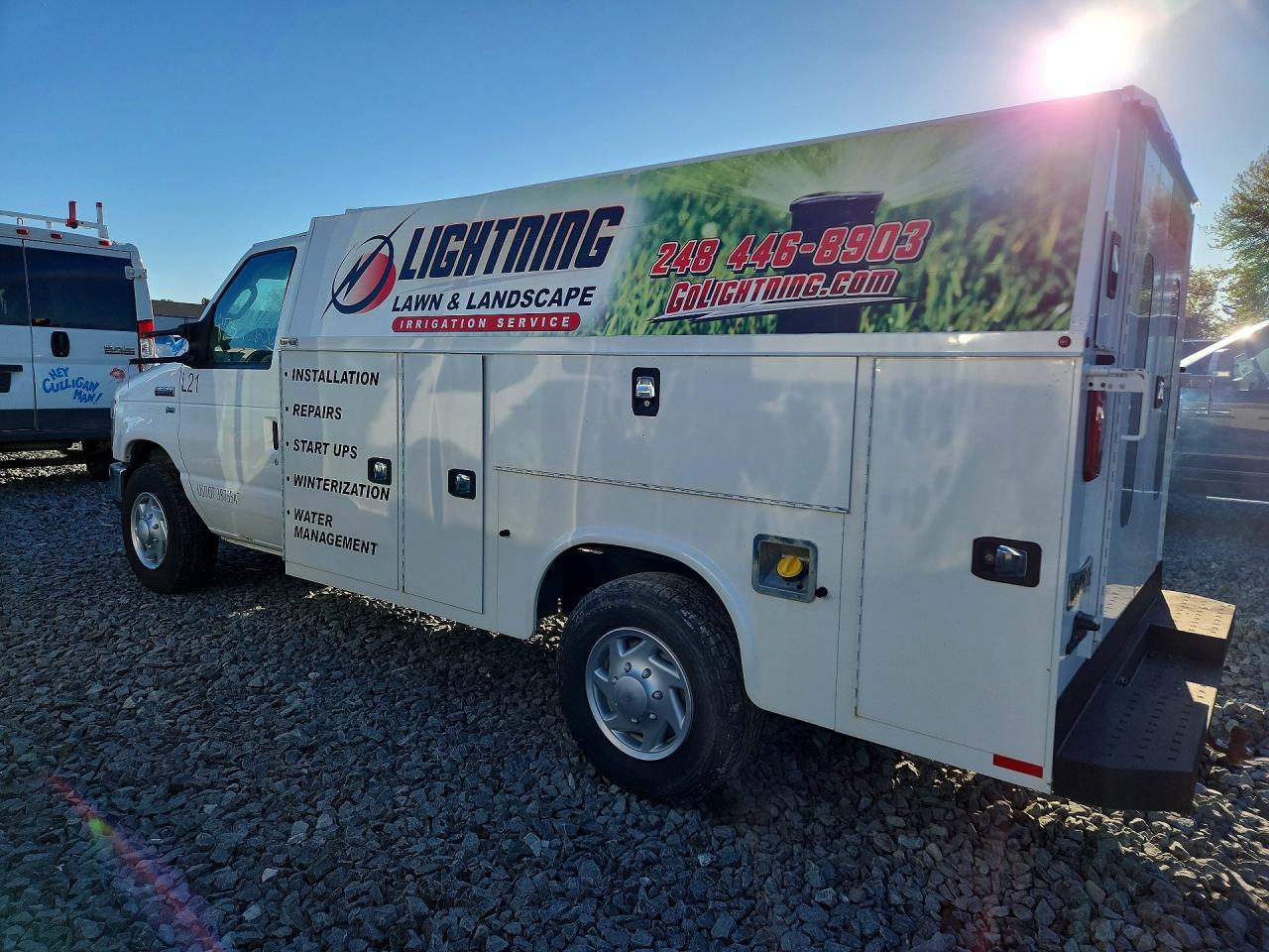 2018 Ford Econoline E350 Super Duty Cutaway Van - Фото 2