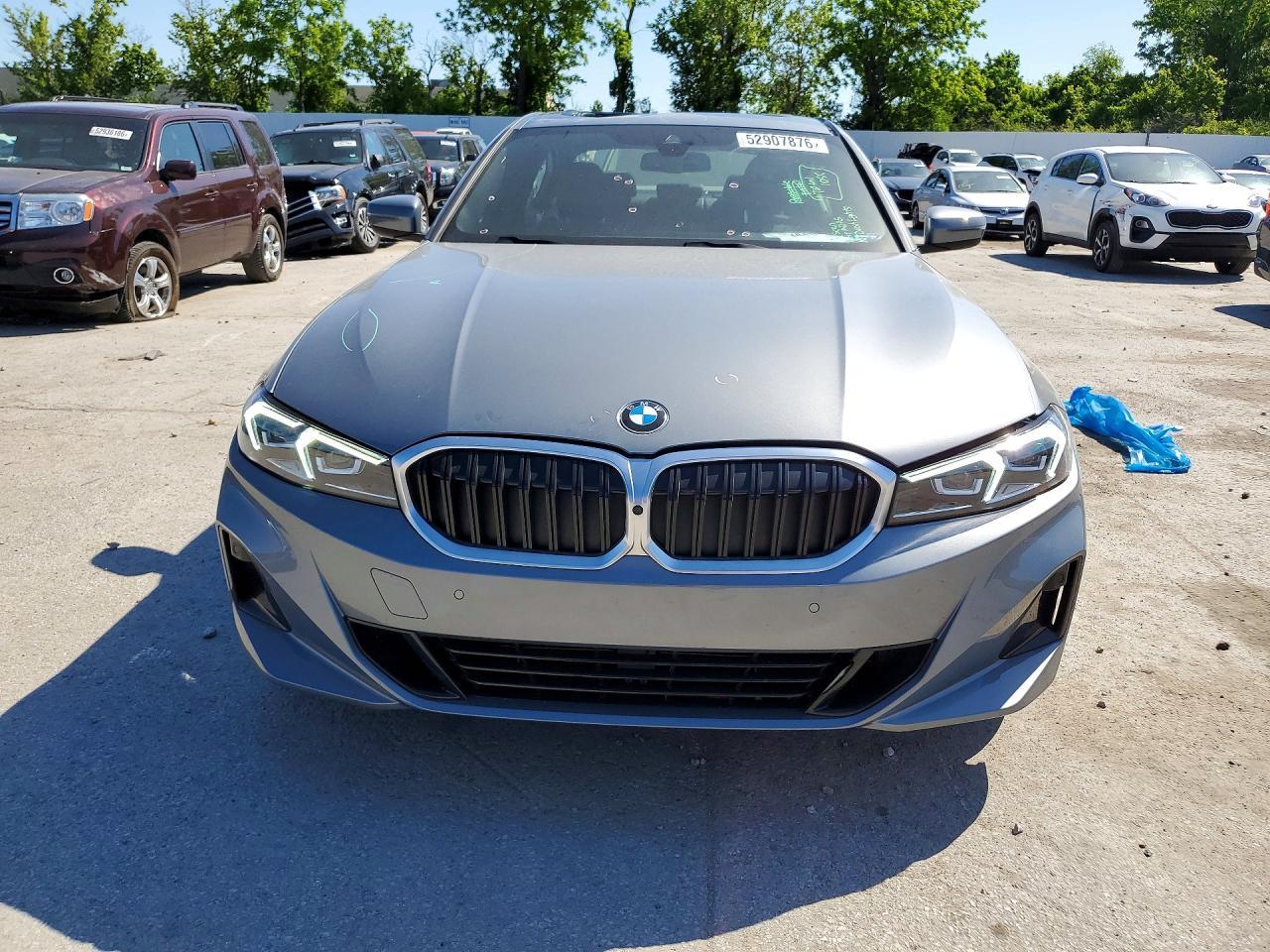 2025 BMW 330Xi - Фото 5