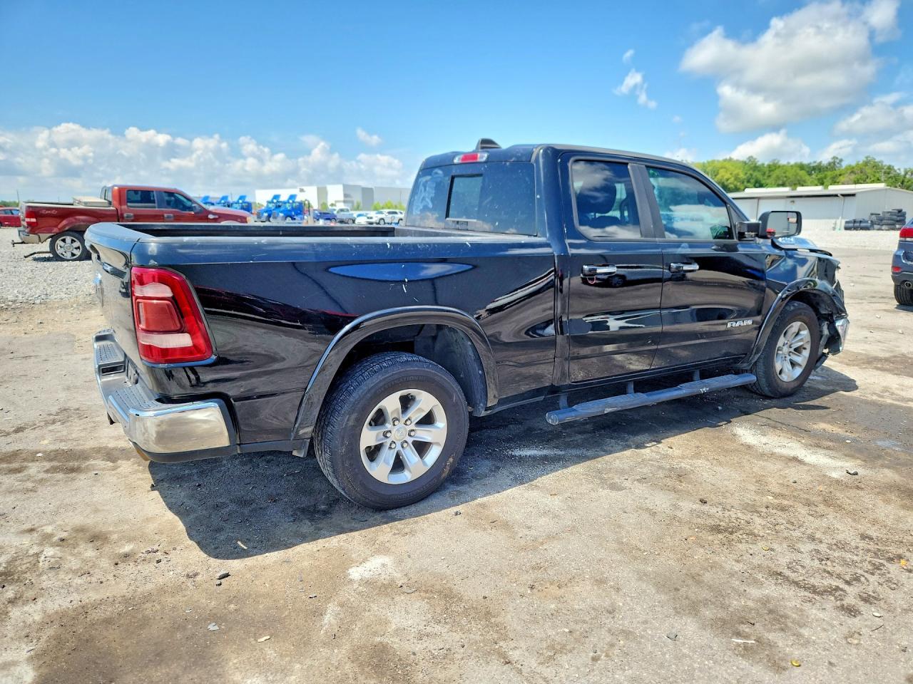 2019 Ram 1500 Laramie - Image 3
