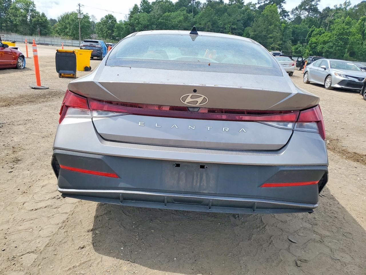 2024 Hyundai Elantra Se - Фото 6