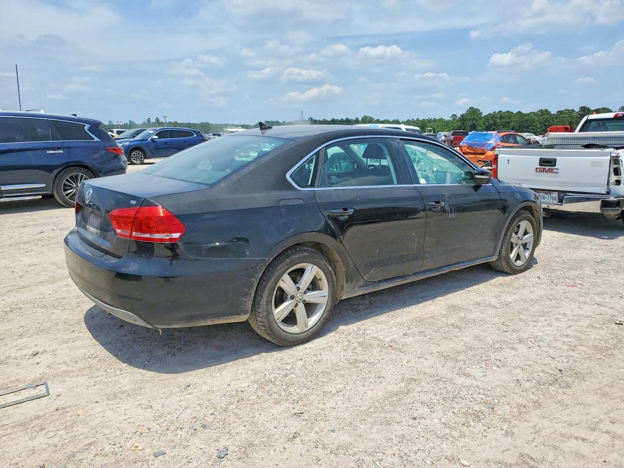2013 Volkswagen Passat Se - Фото 3