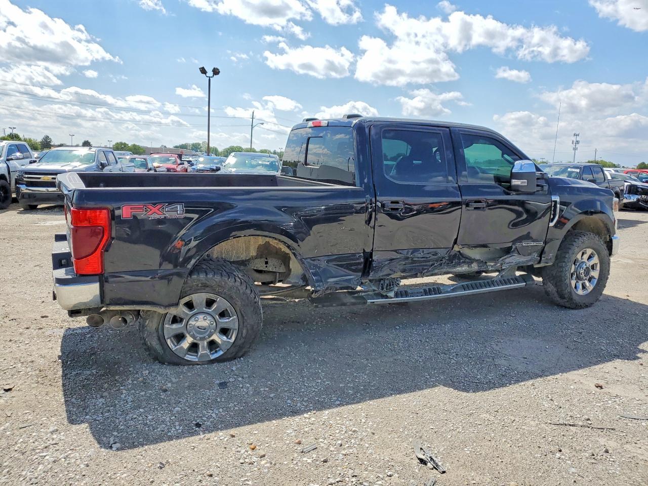 2022 Ford F250 Super Duty - Фото 3