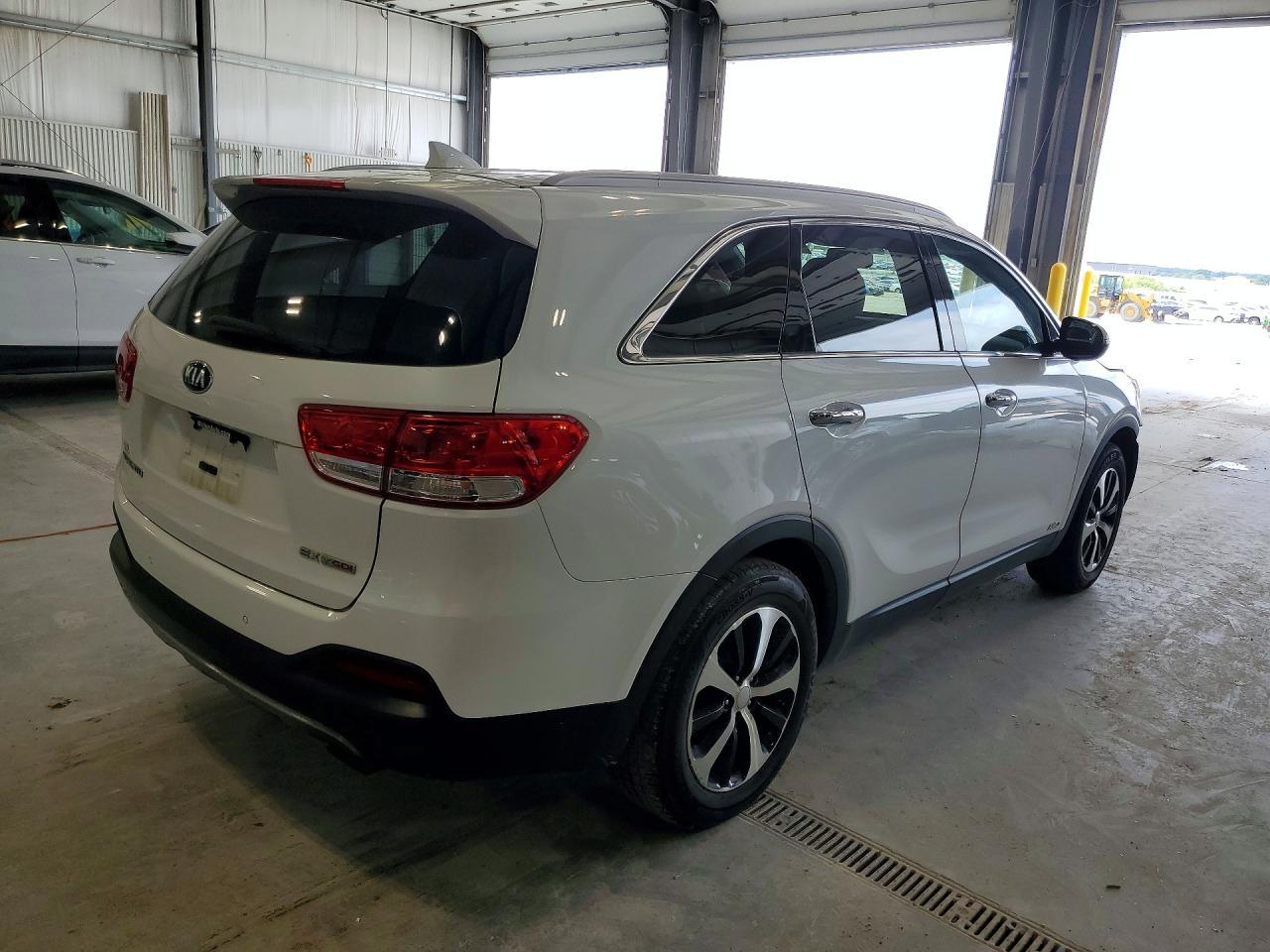 2018 Kia Sorento Ex - Image 3