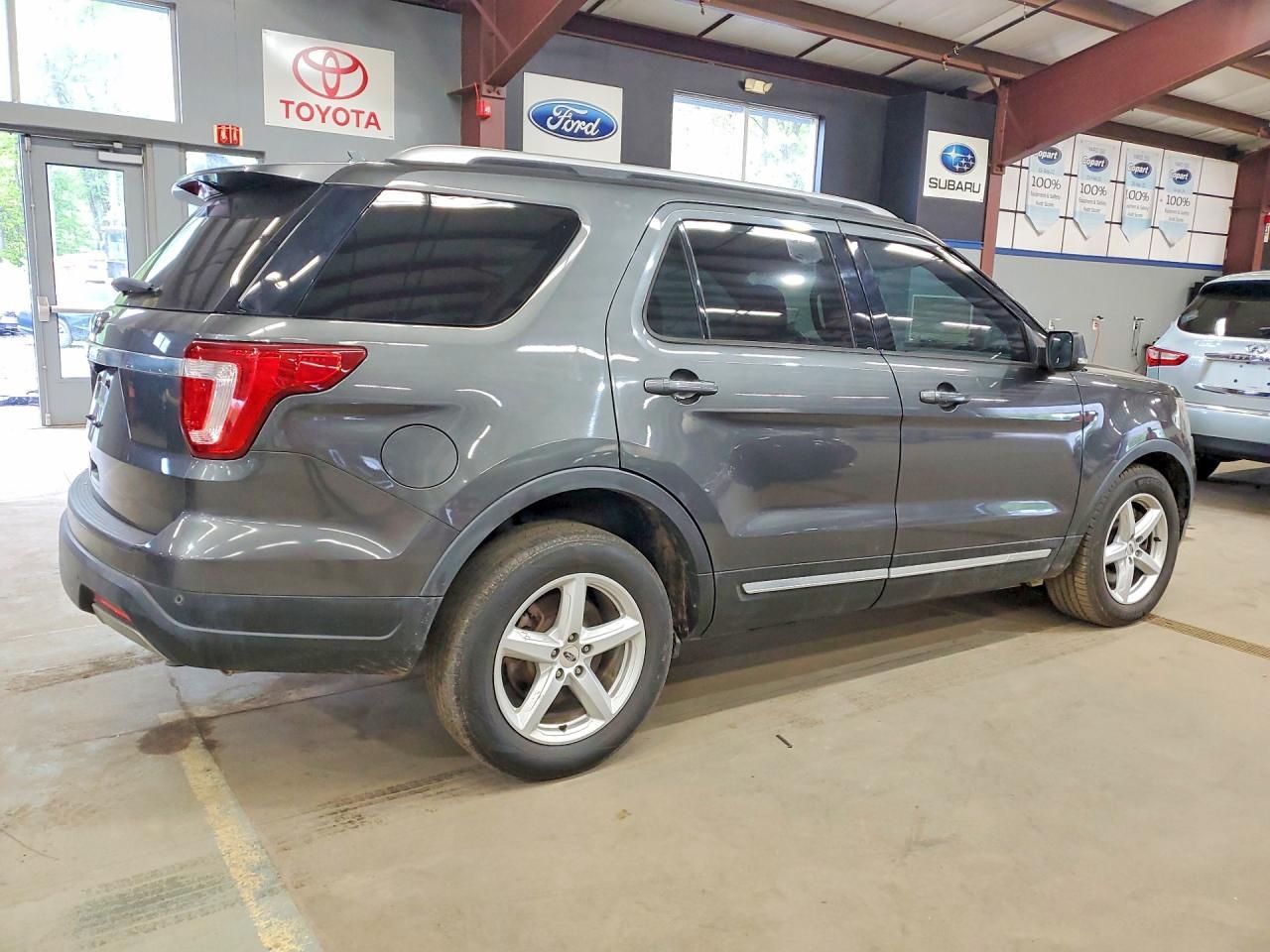 2019 Ford Explorer Xlt - Image 3