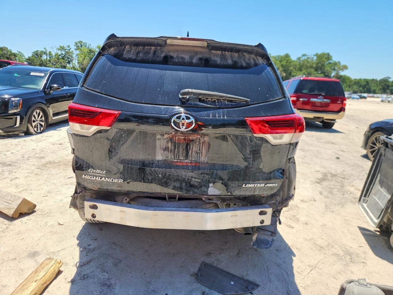2019 Toyota Highlander Limited - Image 6