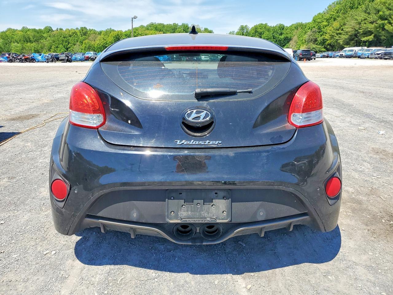 2013 Hyundai Veloster Base - Фото 6