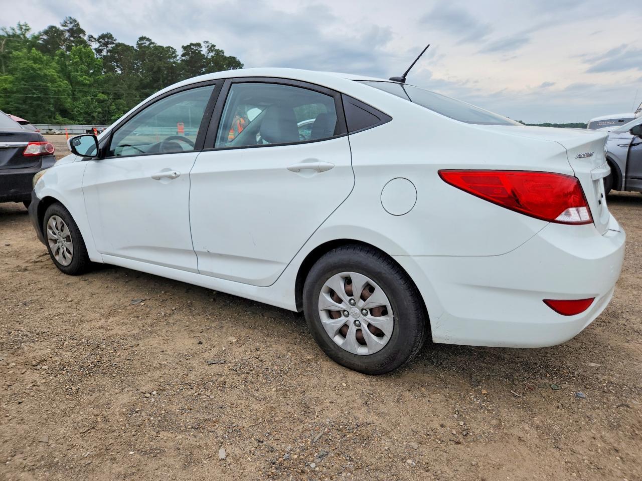 2016 Hyundai Accent Se - Фото 2