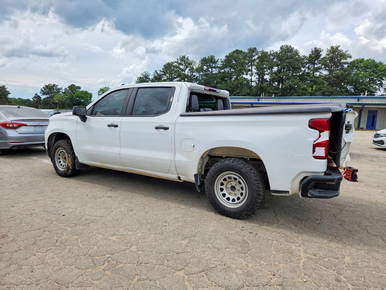 2024 Chevrolet Silverado C1500 - Image 2