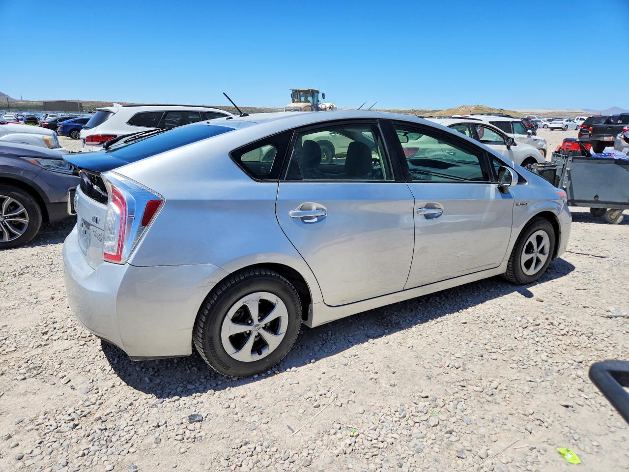 2015 Toyota Prius Two - Фото 3