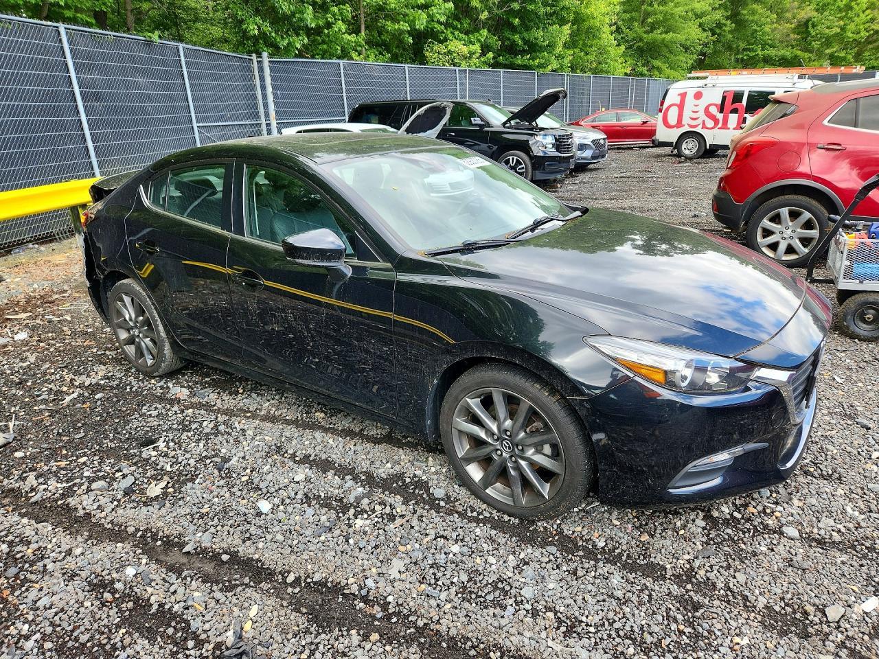 2018 Mazda 3 Touring - Image 4