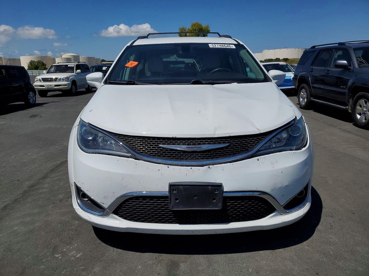 2017 Chrysler Pacifica Touring L - Фото 5