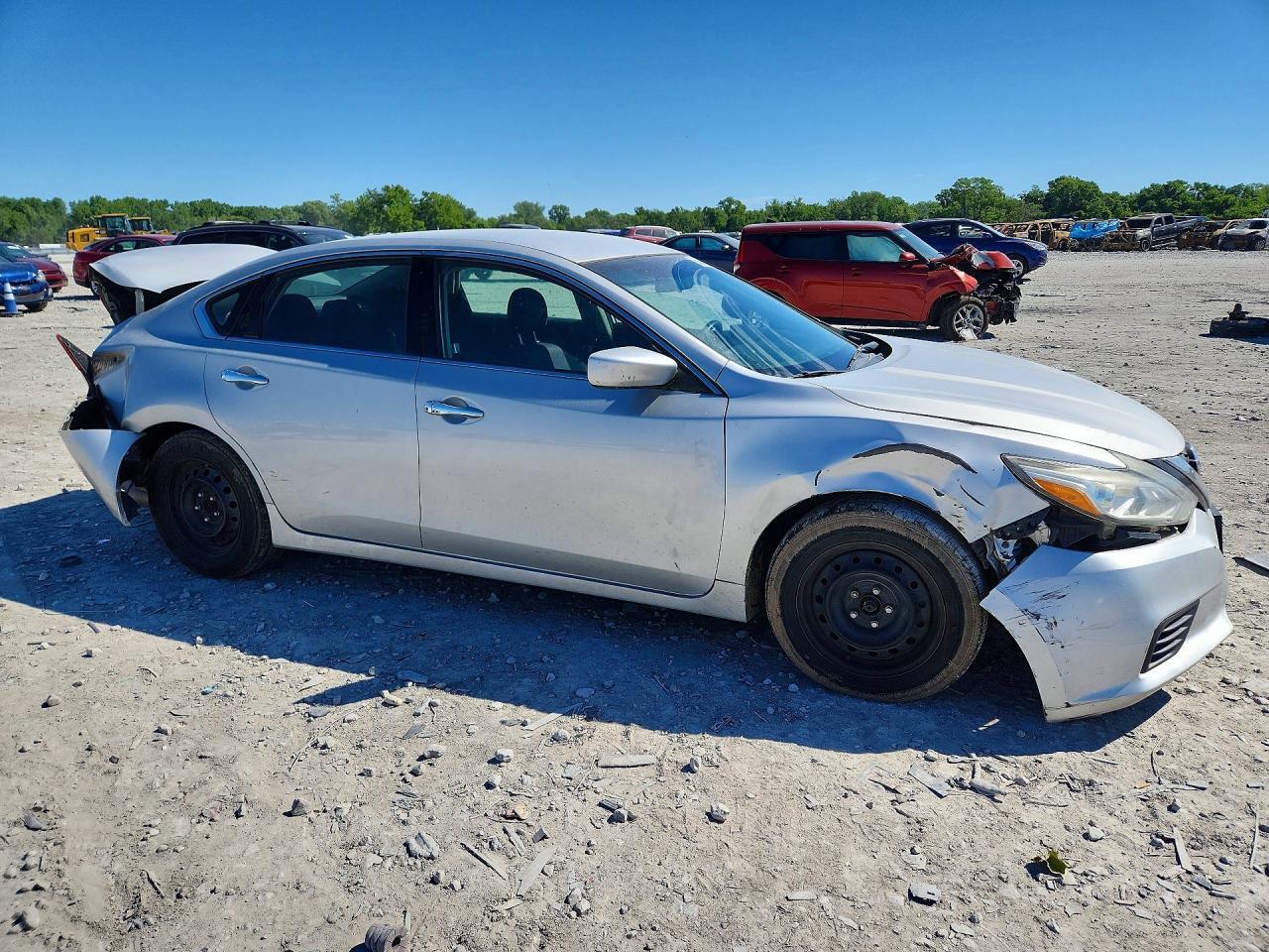 2016 Nissan Altima 2.5 S - Фото 4