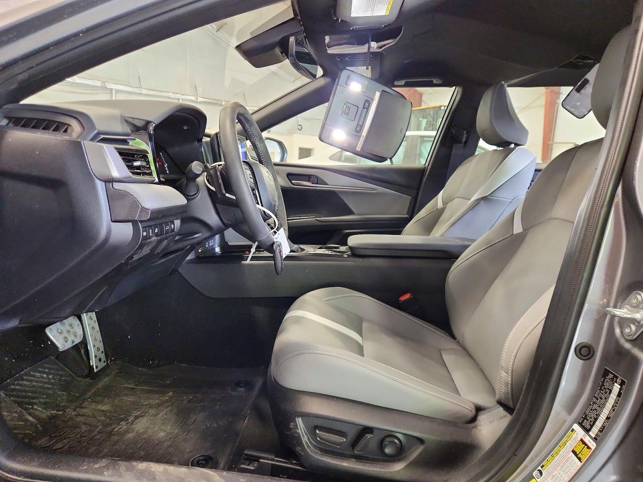 2025 Toyota Camry Se - Фото 7