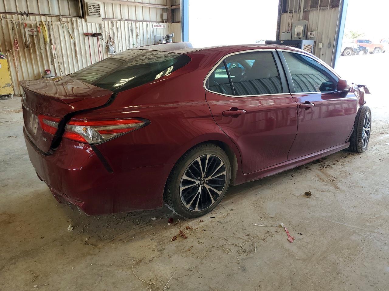 2018 Toyota Camry - Фото 3