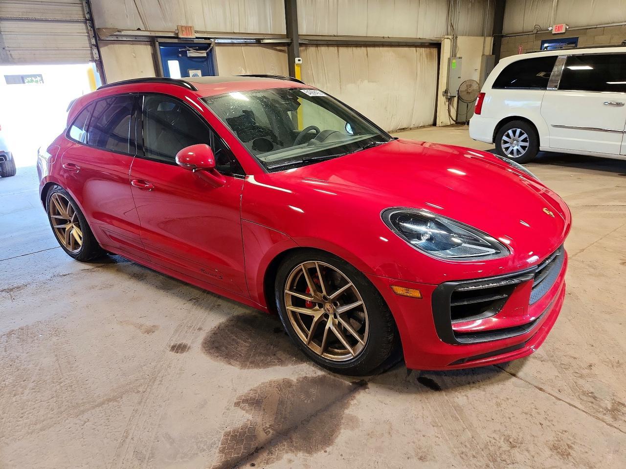 2025 Porsche Macan S - Image 4