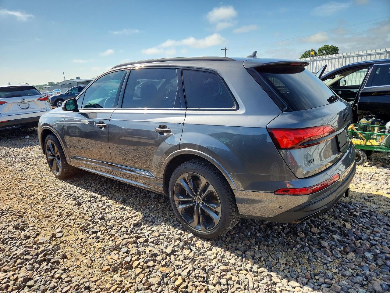 2025 Audi Q7 Premium Plus - Фото 2